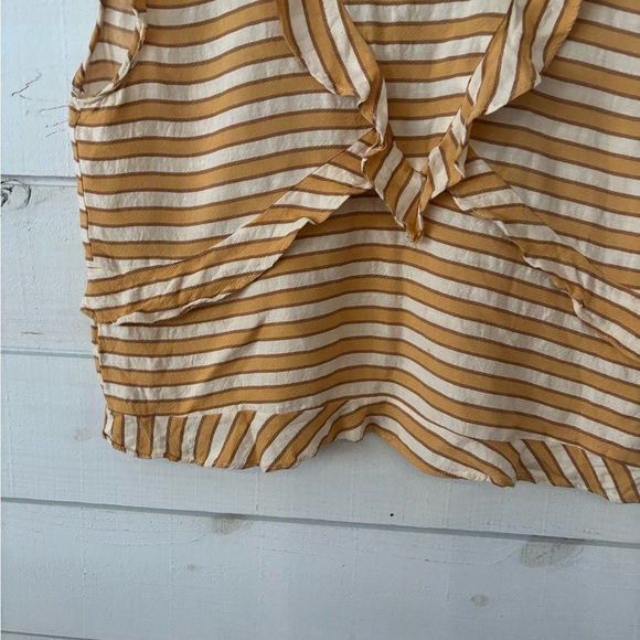 Zara TRF Collection Striped Yellow and White Sleeveless Top . Zara juniors - Picture 6 of 11